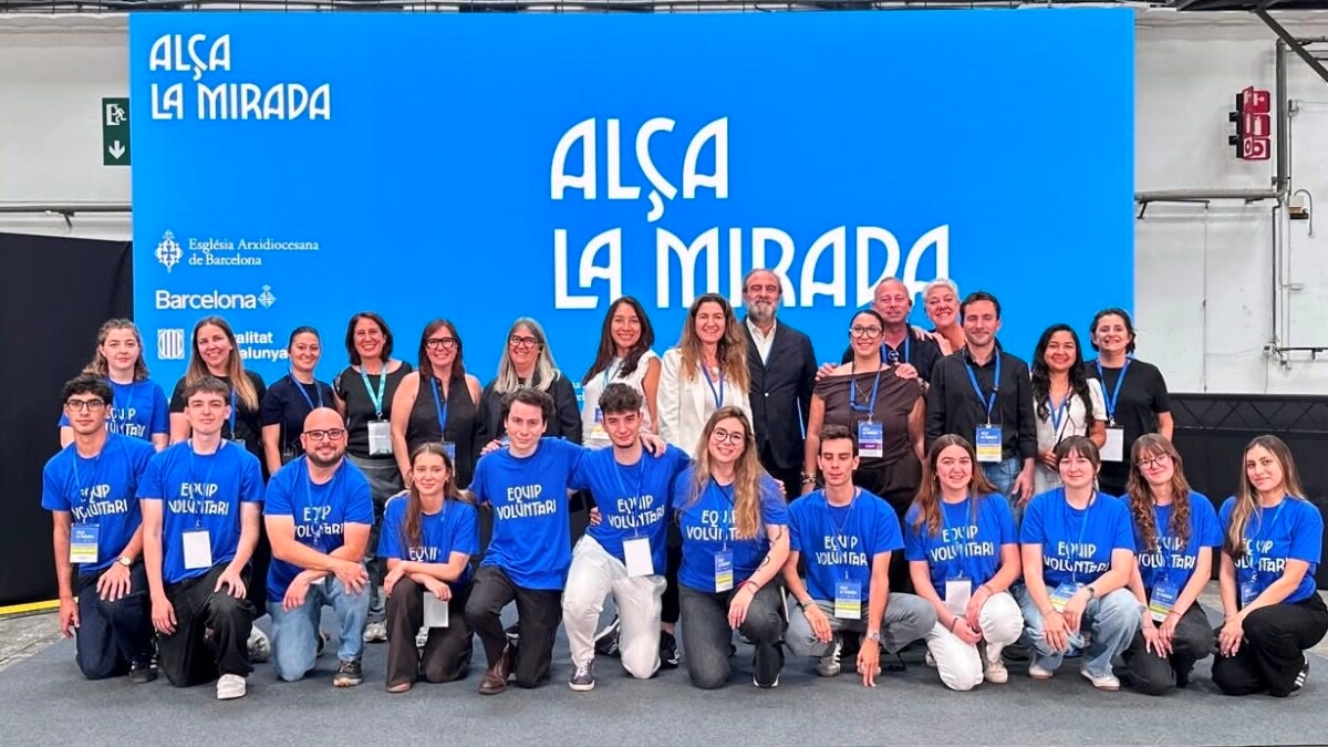 Estudiants de la CEU UAO participen al Centre Internacional de Premsa durant la visita del papa Lleó XIV